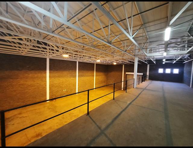550M² WAREHOUSE TO LET IN STORMILL