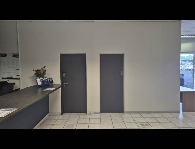 182M² RETAIL TO LET IN RIVERSIDE PARK