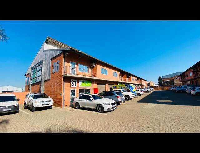 504M² WAREHOUSE TO LET IN HENNOPSPARK INDUSTRIAL
