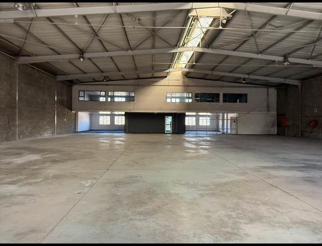 1,033M² WAREHOUSE TO LET IN SAMRAND BUSINESS PARK