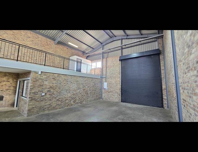 195M² WAREHOUSE TO LET IN LASER PARK