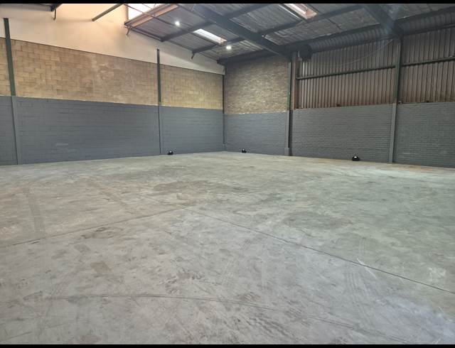 428M² WAREHOUSE TO LET IN MEADOWDALE