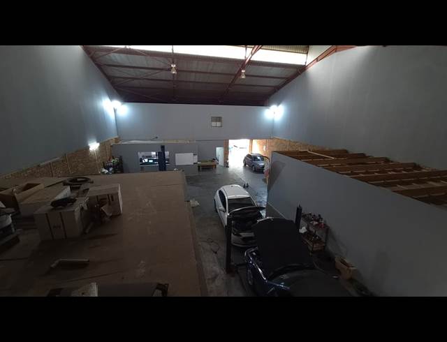 430M² WAREHOUSE TO LET IN HENNOPSPARK