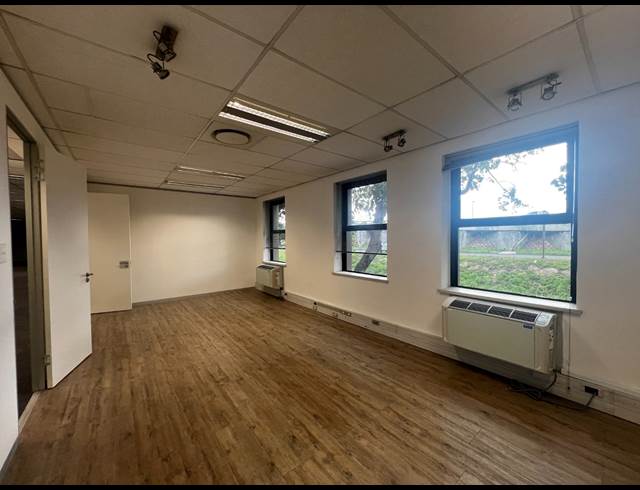 355M² OFFICE TO LET IN MOWBRAY