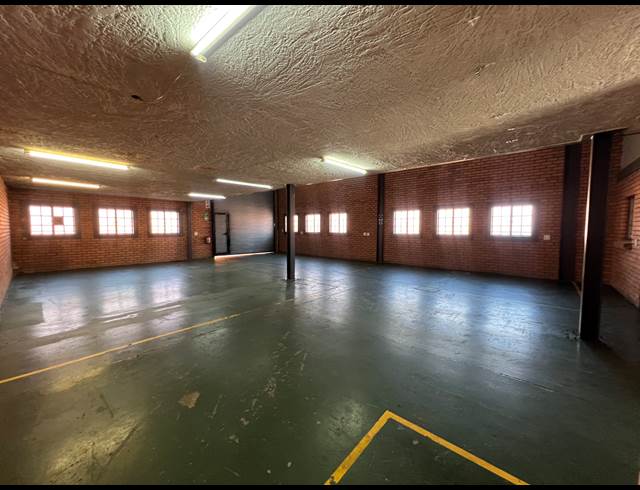 318M² WAREHOUSE TO LET IN HENNOPSPARK INDUSTRIAL