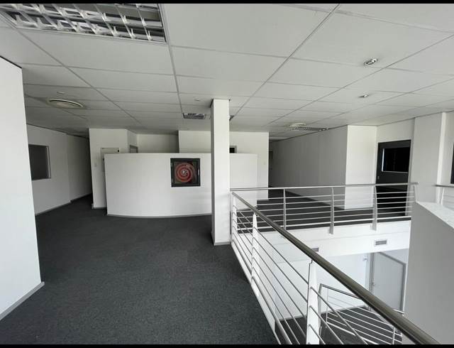645M² OFFICE TO LET IN SPRINGFIELD PARK