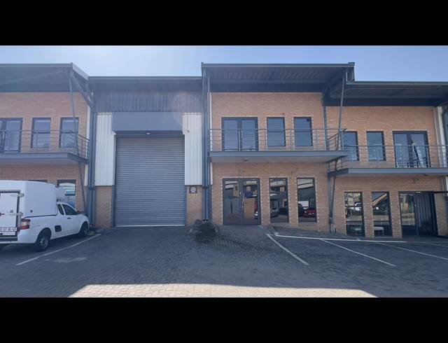 284.20M² WAREHOUSE TO LET IN DRIEHOEK