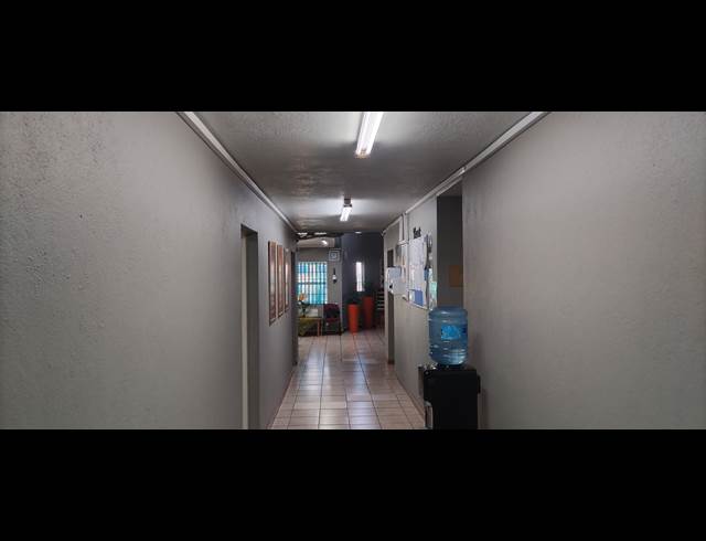 687M² BUILDING TO LET IN NELSPRUIT INDUSTRIAL