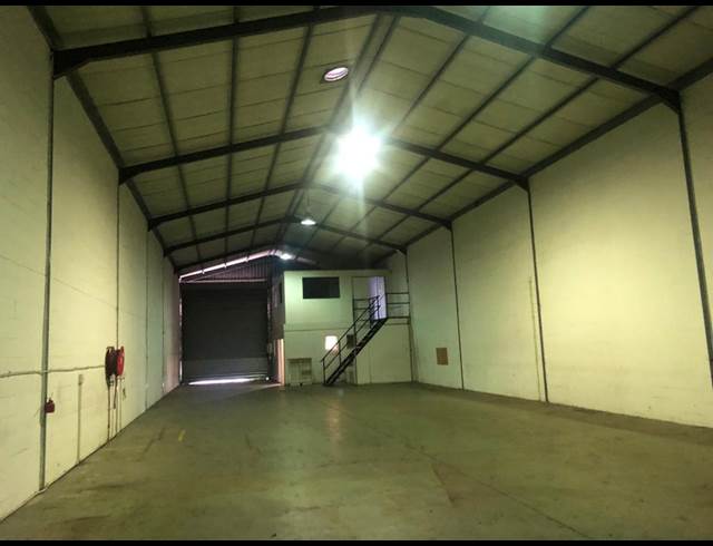 380M² WAREHOUSE TO LET IN SAXENBURG PARK 1