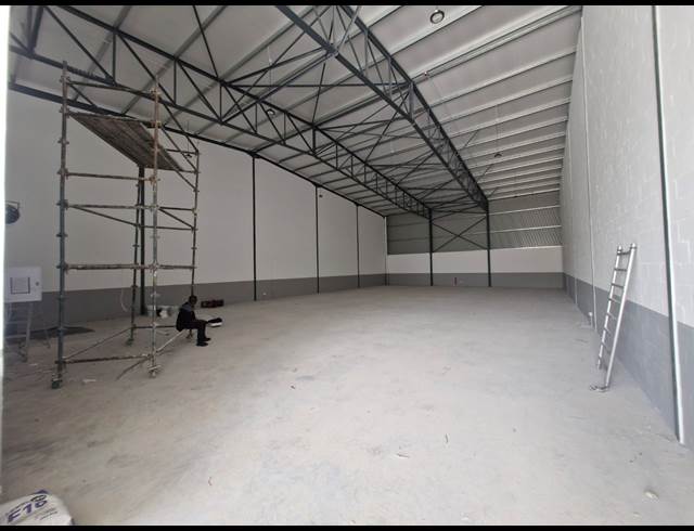 565M² WAREHOUSE TO LET IN STIKLAND INDUSTRIAL