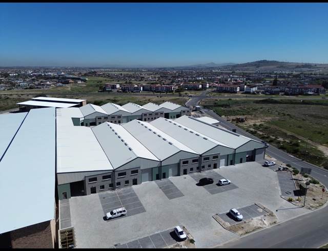 1,232M² WAREHOUSE TO LET IN FIRGROVE