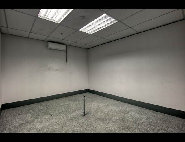 8,617M² WAREHOUSE TO LET IN LONGMEADOW