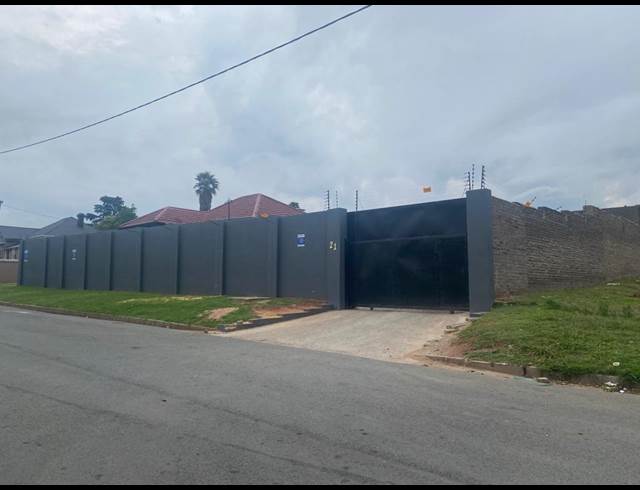 991M² WAREHOUSE TO LET IN MARAISBURG