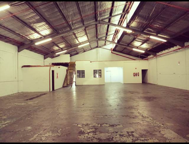 842M² WAREHOUSE TO LET IN PINETOWN CENTRAL