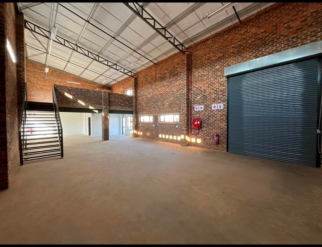 227M² WAREHOUSE TO LET IN DALPARK