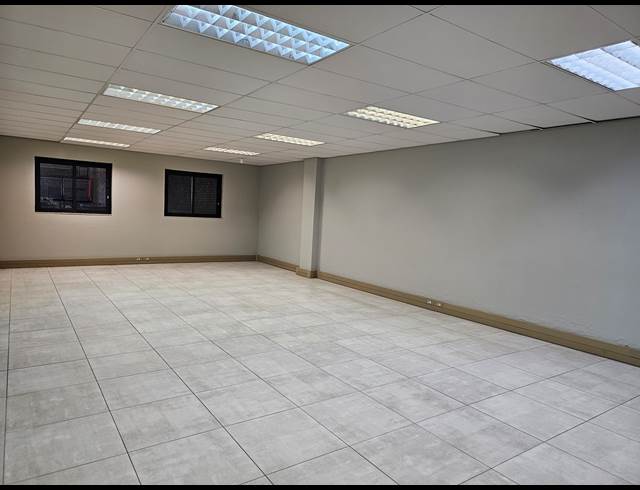 1,545M² FACTORY TO LET IN LANSERIA