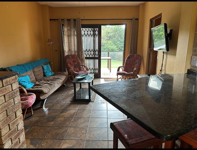 2 BEDROOM APARTMENT TO LET IN UVONGO BEACH