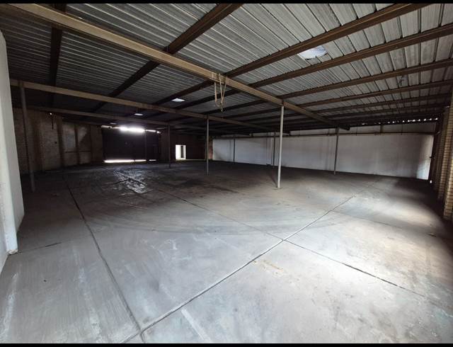1,200M² WAREHOUSE TO LET IN WADEVILLE