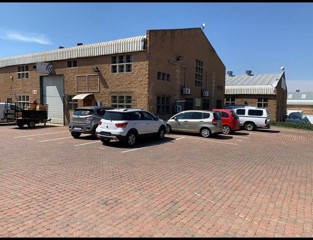 280M² WAREHOUSE TO LET IN LASER PARK