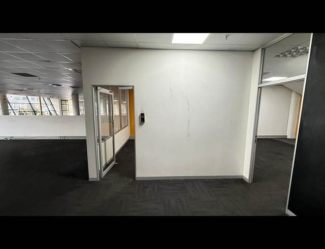 2,248M² SHOWROOM TO LET IN UMGENI BUSINESS PARK