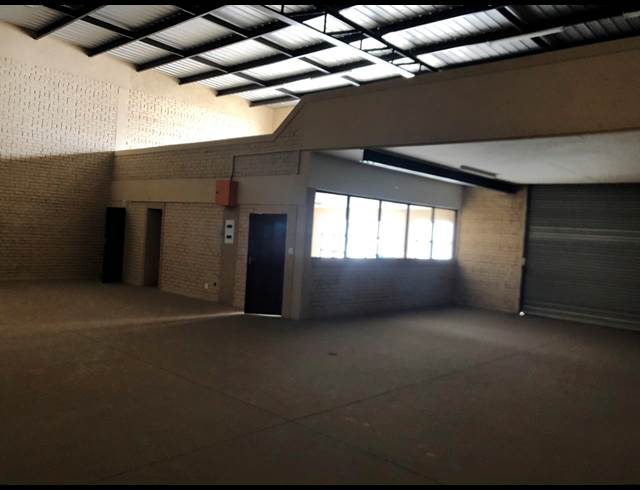 334M² OFFICE TO LET IN POMONA AH
