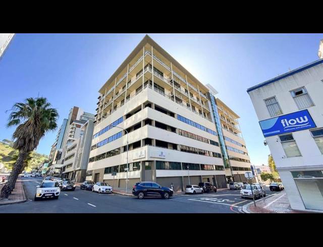 890M² OFFICE TO LET IN DE WATERKANT