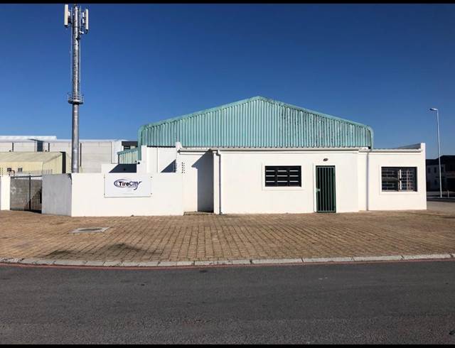 237M² WAREHOUSE RENTED IN SAXENBURG PARK 1