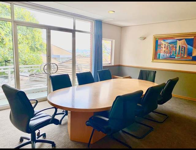 33M² BUILDING TO LET IN FOURWAYS