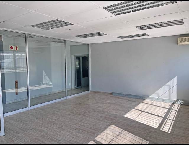 3,891M² WAREHOUSE TO LET IN KELVIN