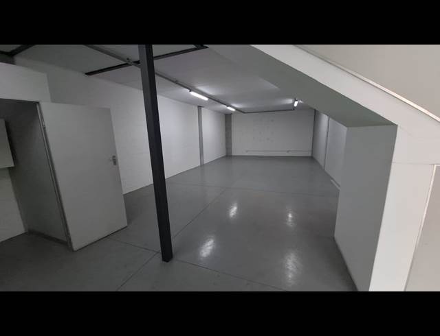 498M² WAREHOUSE TO LET IN STIKLAND INDUSTRIAL
