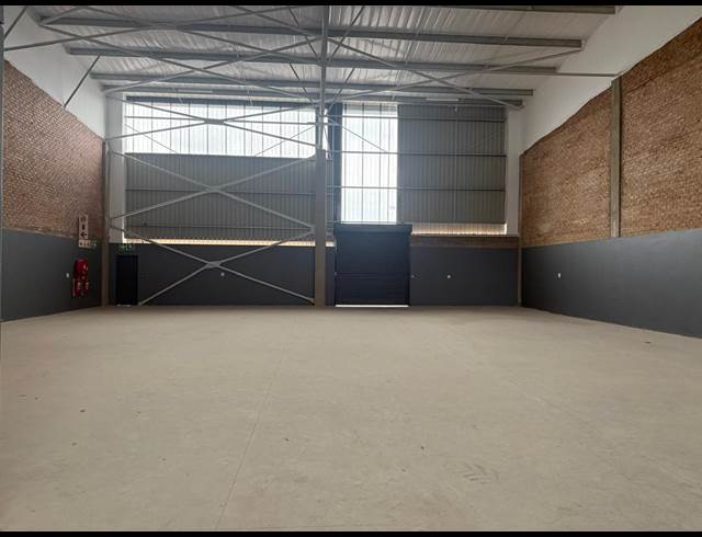 558M² WAREHOUSE TO LET IN SAMRAND BUSINESS PARK