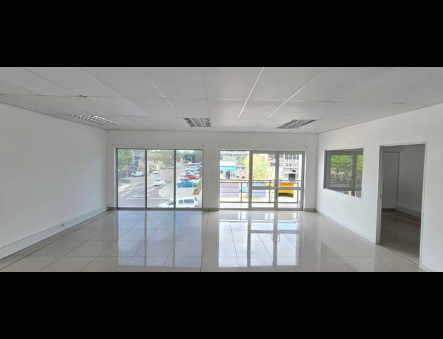 624M² SHOWROOM TO LET IN NORTH RIDING