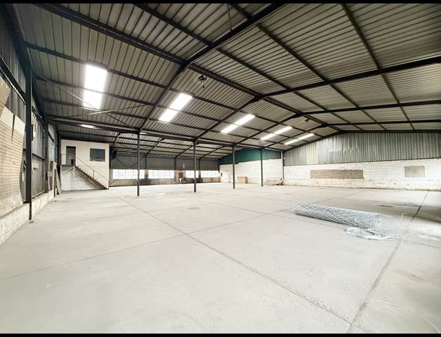 800M² WAREHOUSE TO LET IN WADEVILLE