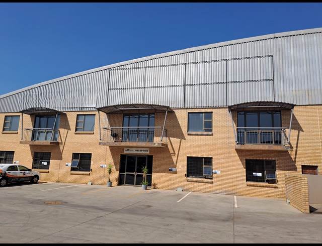2,500M² WAREHOUSE TO LET IN POMONA