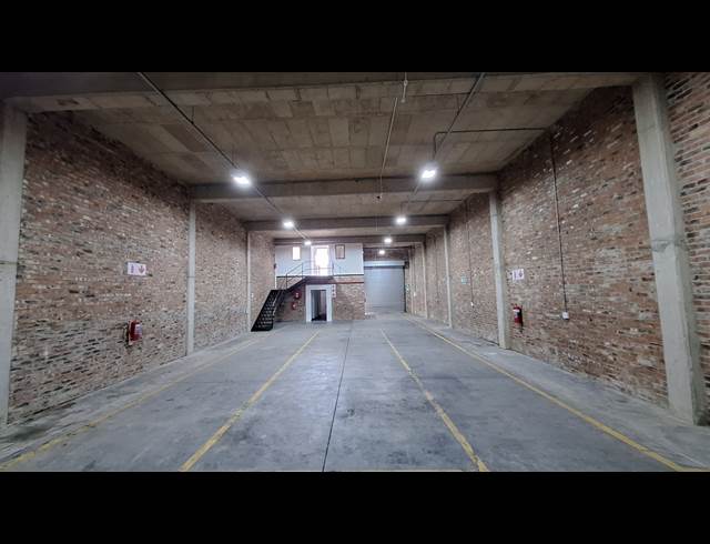 310M² WAREHOUSE TO LET IN LASER PARK