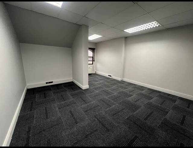 100M² OFFICE TO LET IN ROSEBANK
