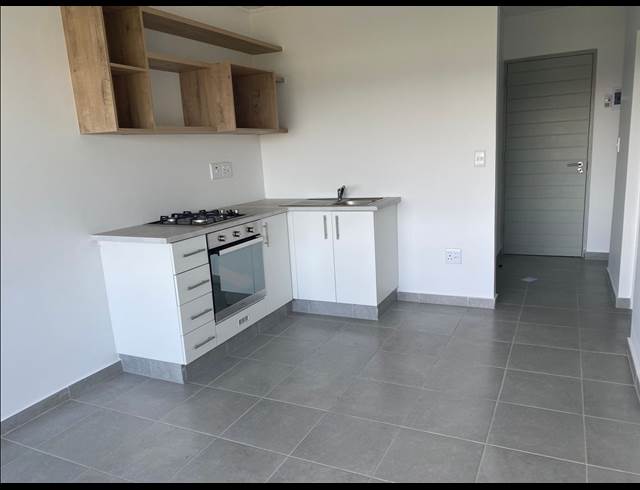 2 BEDROOM APARTMENT TO LET IN SALT ROCK
