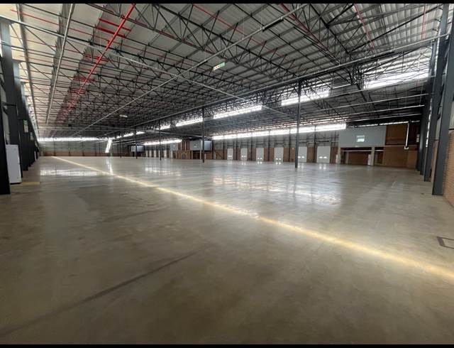 8,300M² WAREHOUSE TO LET IN AIRPORT PARK