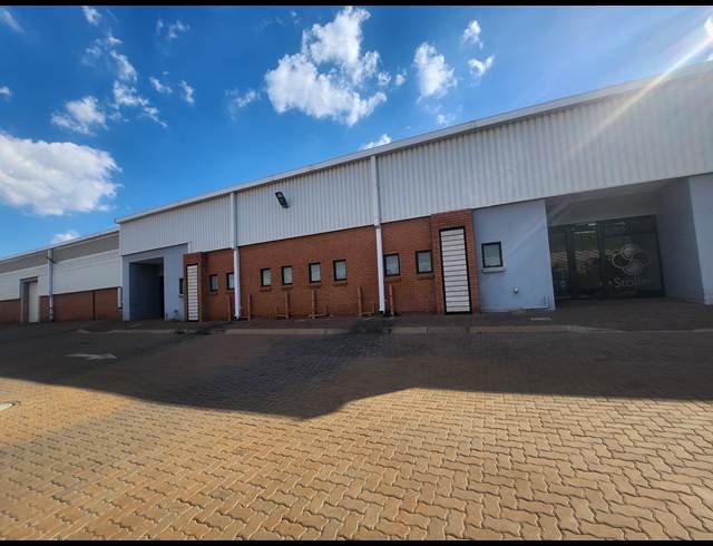 573M² WAREHOUSE TO LET IN OLIFANTSFONTEIN