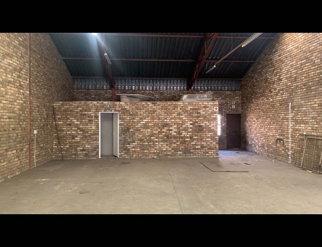 200M² WAREHOUSE TO LET IN SUNDERLAND RIDGE