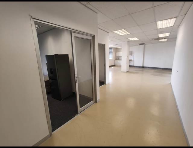 115M² OFFICE TO LET IN FOURWAYS