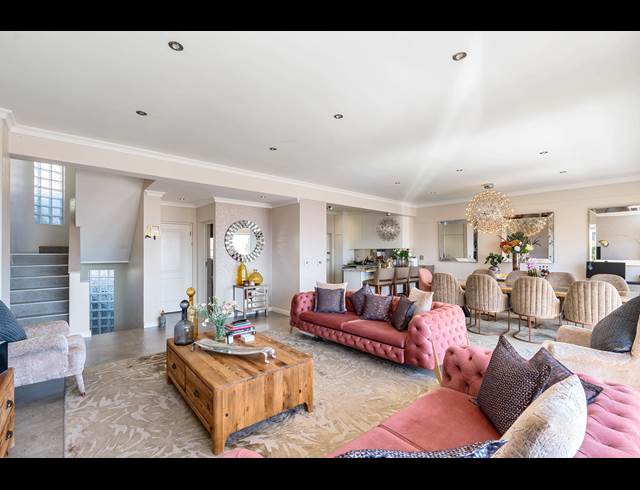 3 BEDROOM APARTMENT TO LET IN SEA POINT
