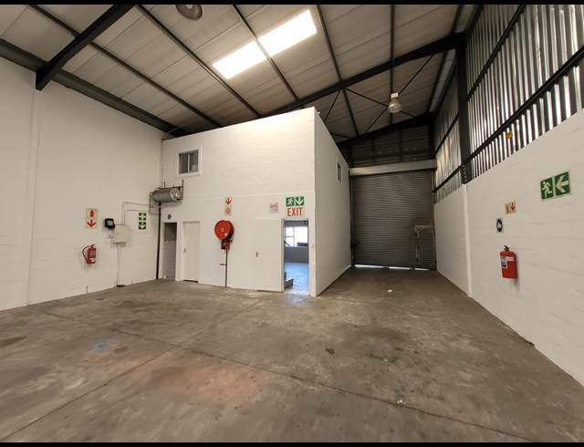 392M² WAREHOUSE TO LET IN KILLARNEY GARDENS