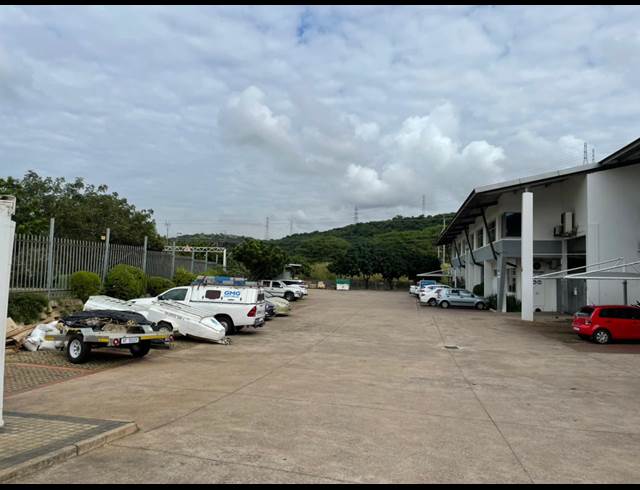384M² WAREHOUSE TO LET IN RIVERHORSE VALLEY