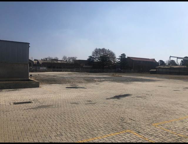 5,700M² WAREHOUSE TO LET IN WADEVILLE