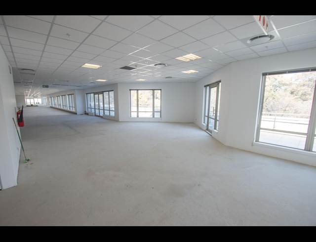 1,979M² OFFICE TO LET IN SANDTON CENTRAL