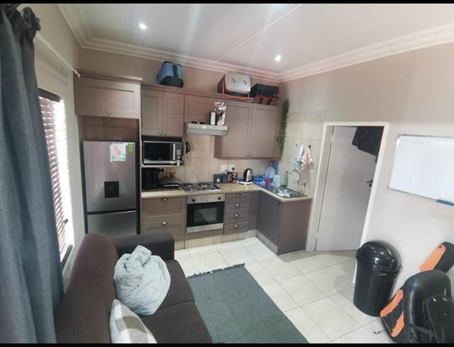 1 BEDROOM PROPERTY TO RENT IN DIE BULT