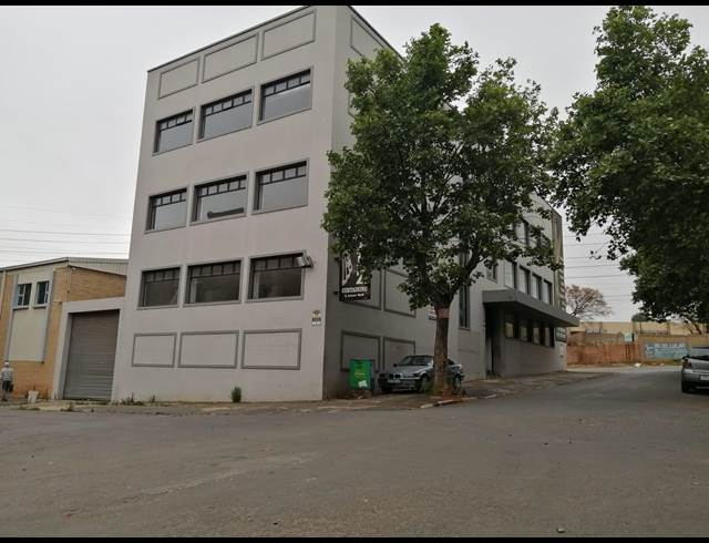 2,000M² WAREHOUSE TO LET IN FORDSBURG