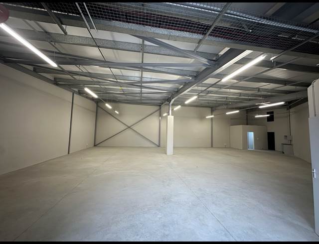 256M² BUSINESS TO LET IN MILNERTON CENTRAL