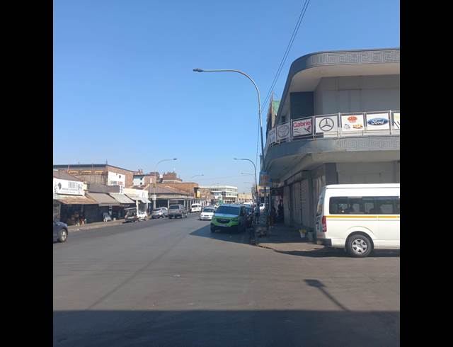 250M² WAREHOUSE TO LET IN MARSHALLTOWN